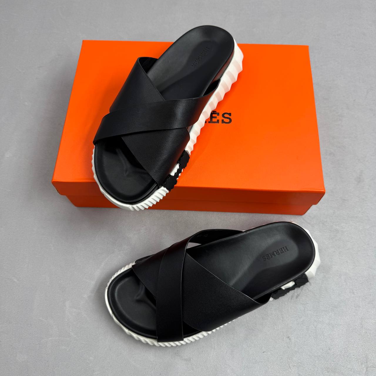 Herme sliders clo quality sa0507