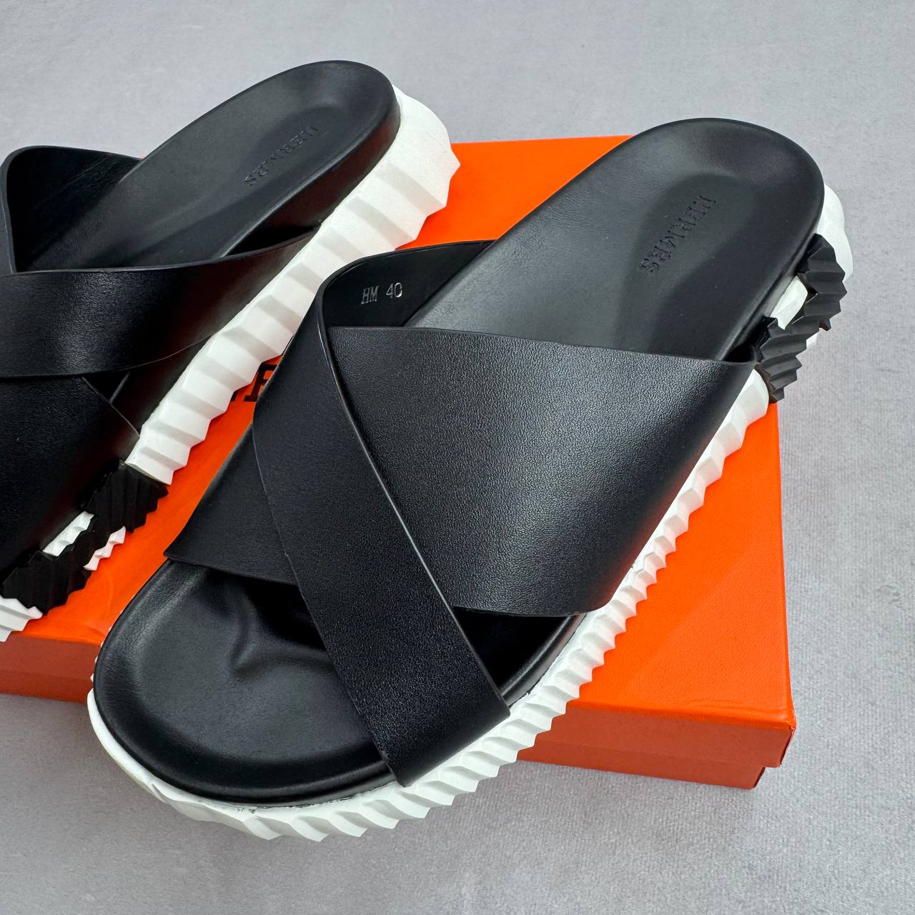 Herme sliders clo quality sa0507