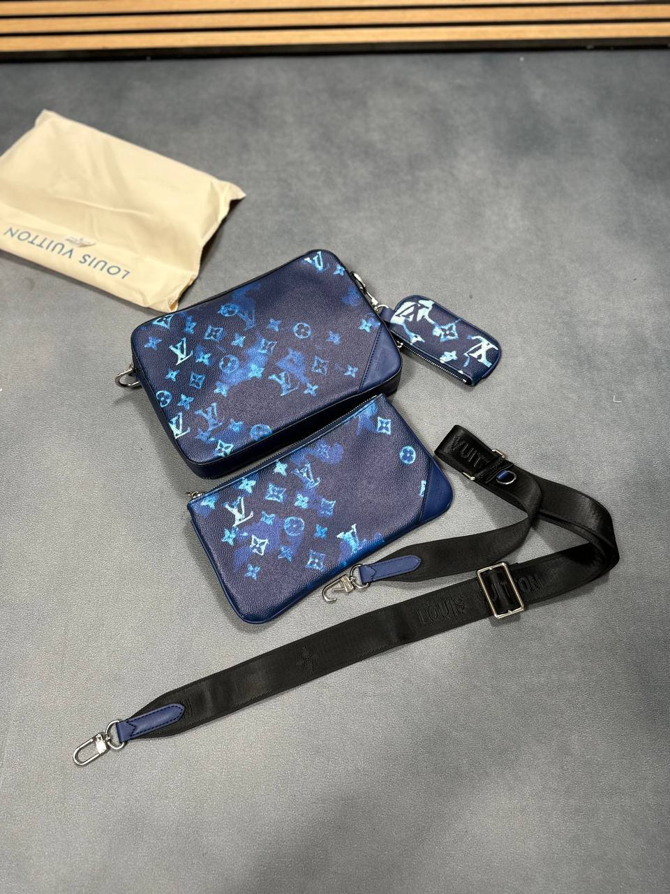 V MENS 3PCS BAG am1107