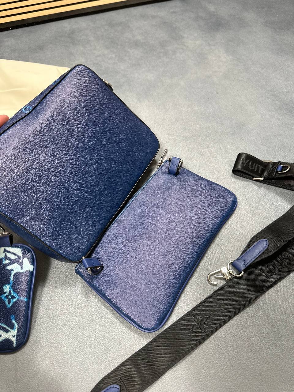V MENS 3PCS BAG am1107