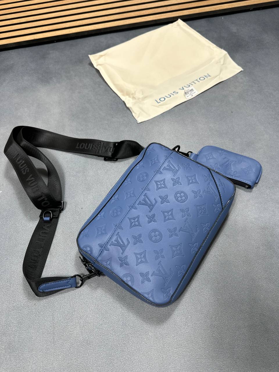 LV MENS  BAGam1107