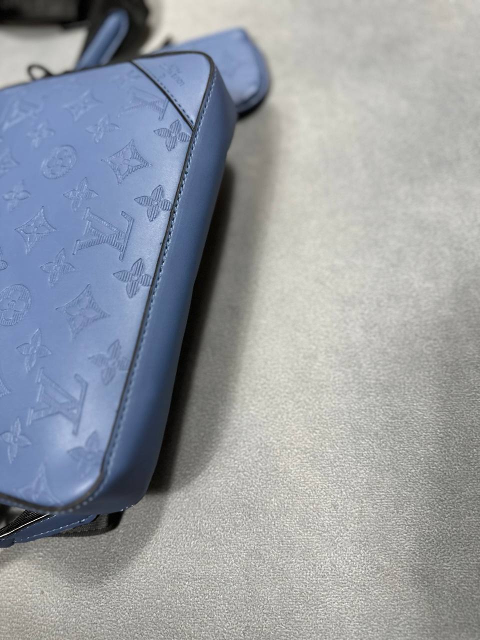 LV MENS  BAGam1107