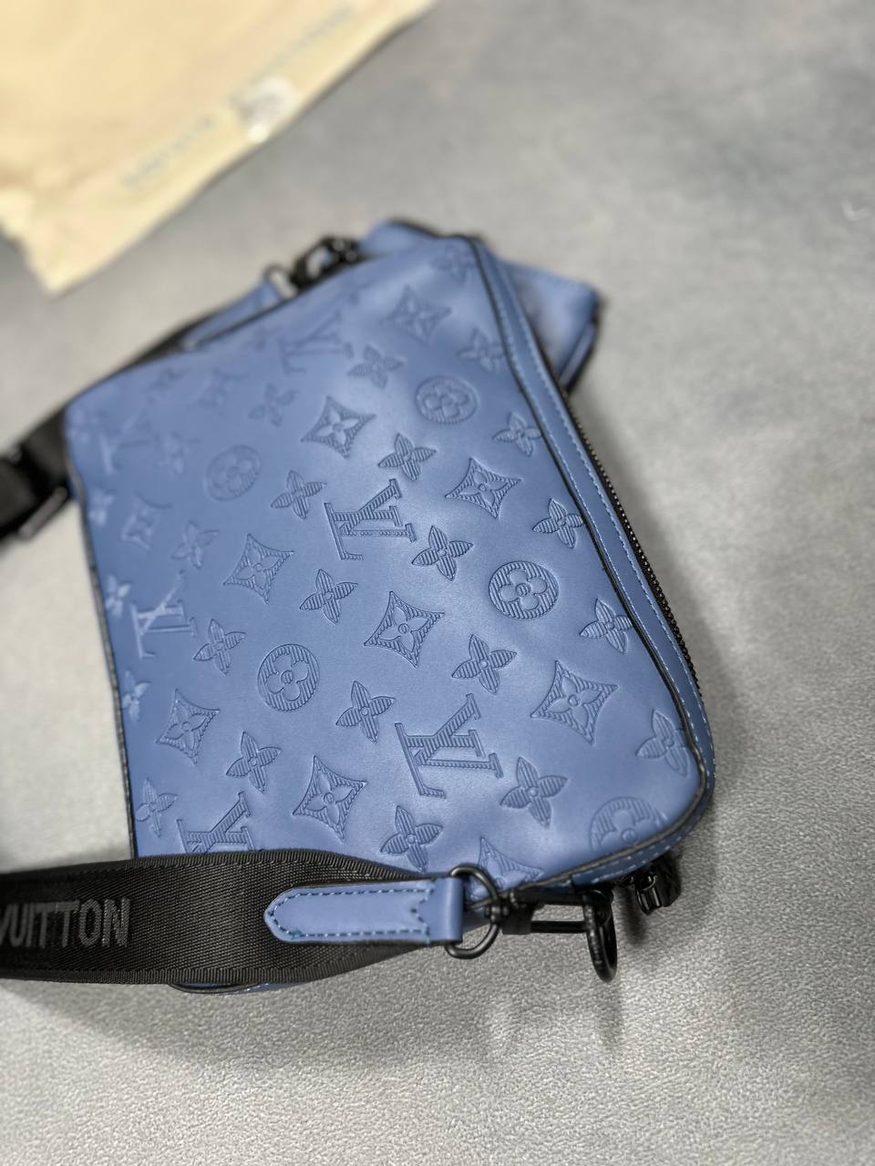 LV MENS  BAGam1107