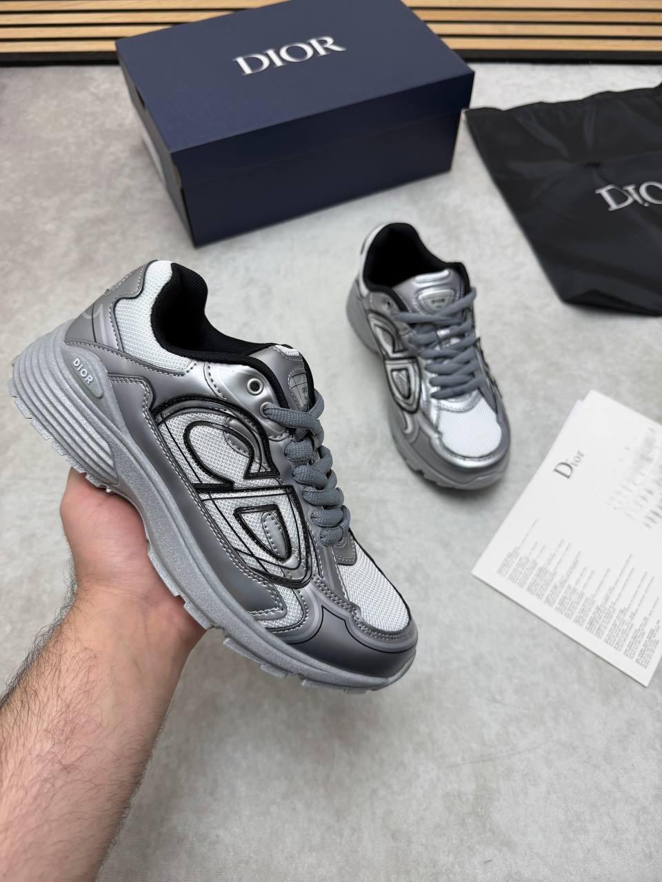 MENS DIO  B30 COME WITH BOX ETC am2804