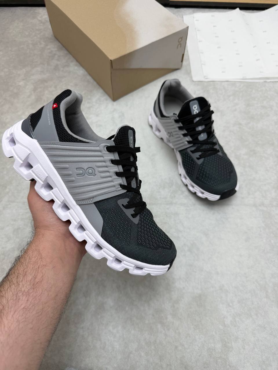 ON CLOU TRAINERS COME WITH BOX ETC am2804