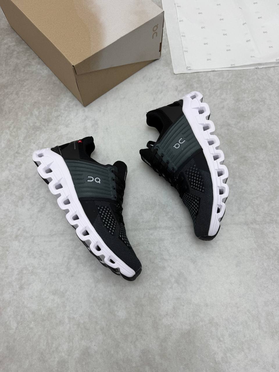 ON CLOU TRAINERS COME WITH BOX ETC am2804