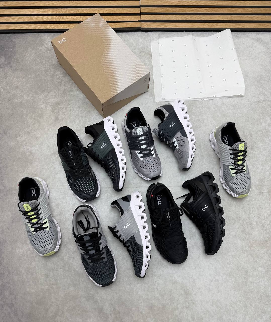 ON CLOU TRAINERS COME WITH BOX ETC am2804