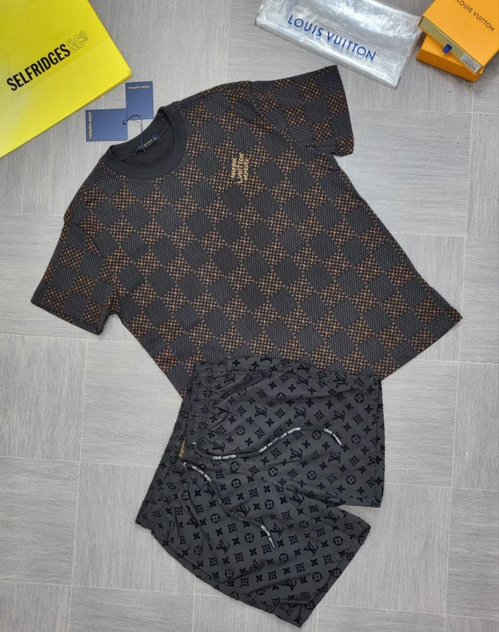 QUALITY LOUIS VUITTO SHORT SET ak1107