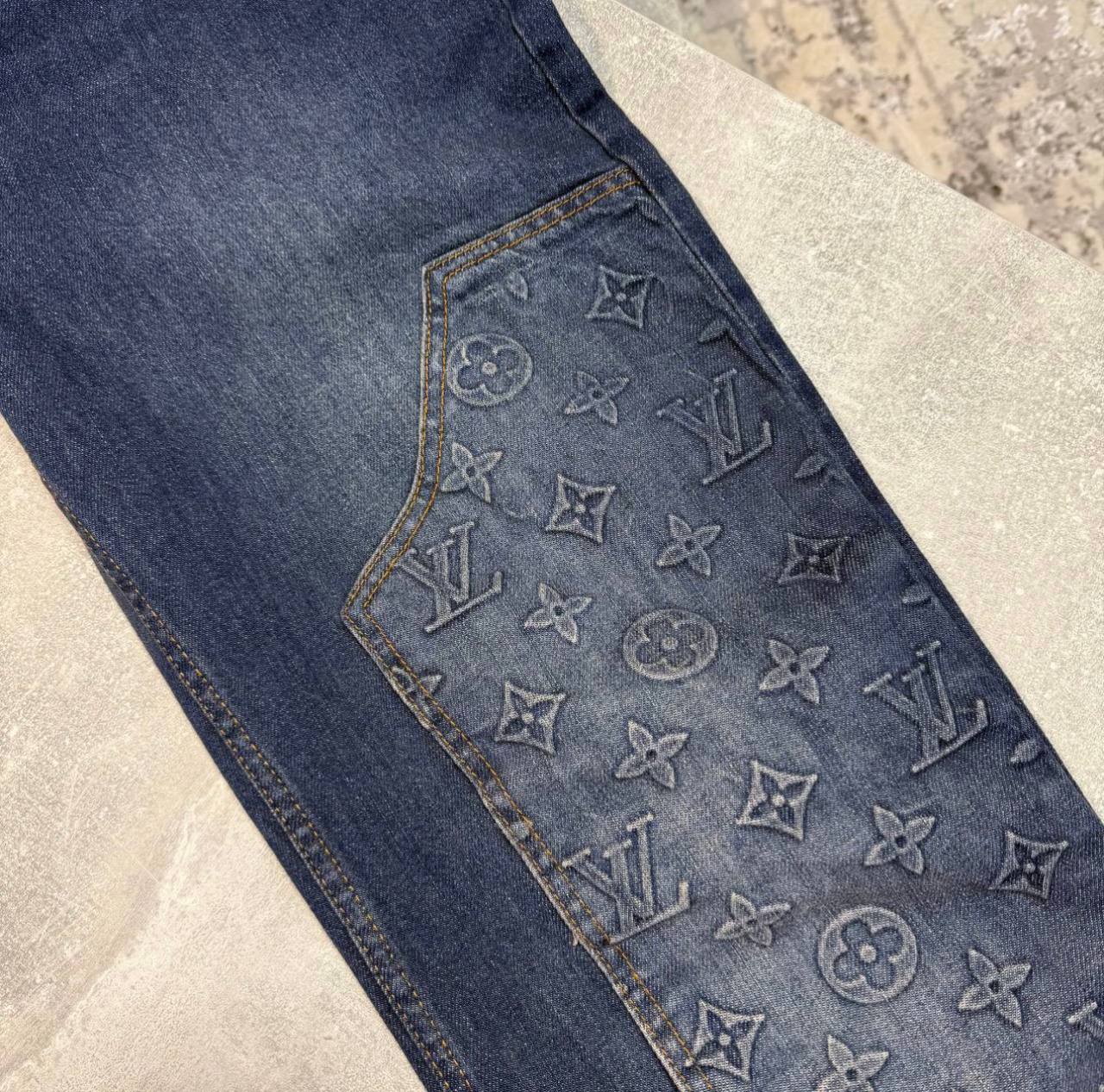 LV jeans aj2804
