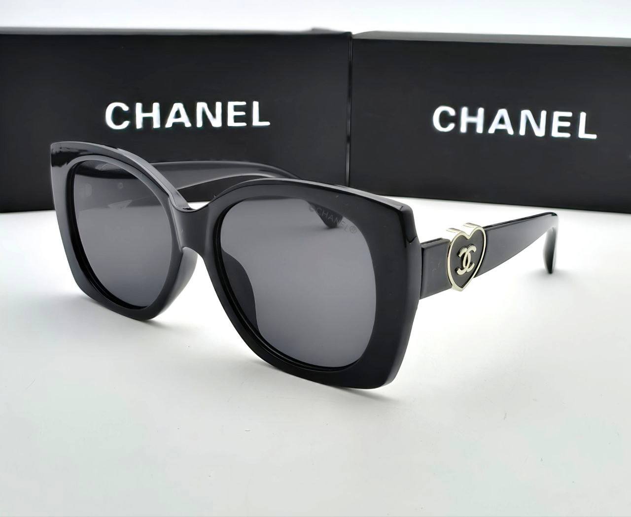 SUPER CLON CHANE SUNGLASSES COME WITH BOX ETC am0305