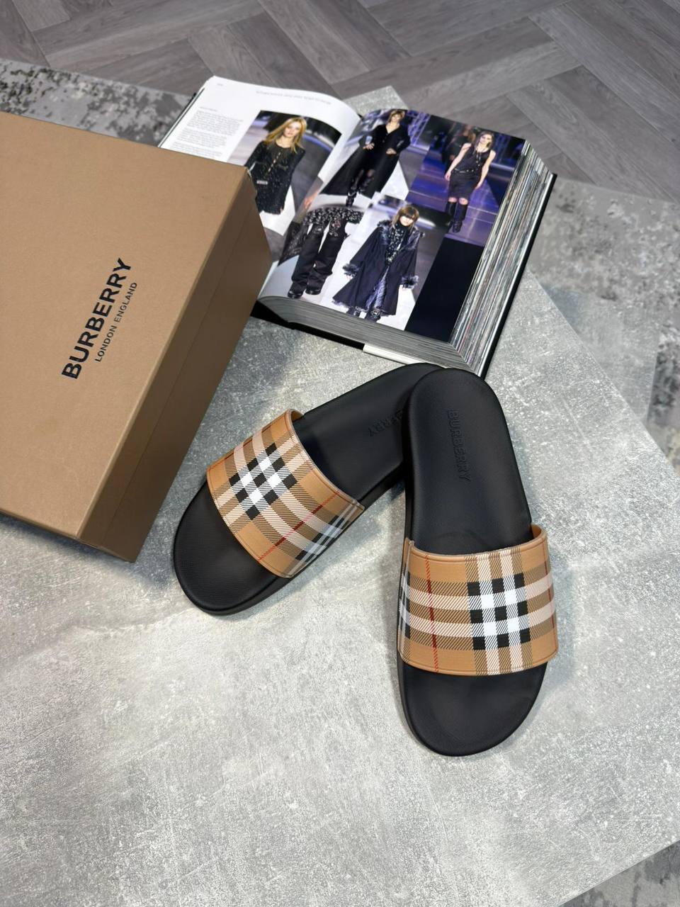 Superclon Burber sliders aj0105