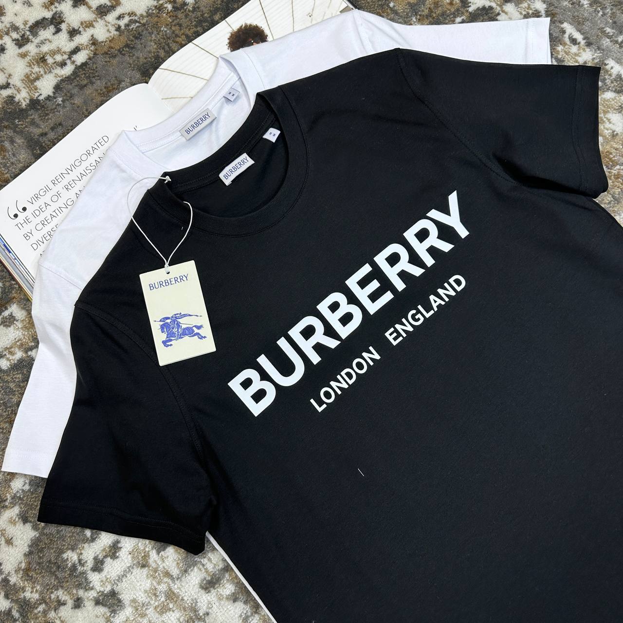 Top quality Burberr T-shirt or  Burberry swim shorts