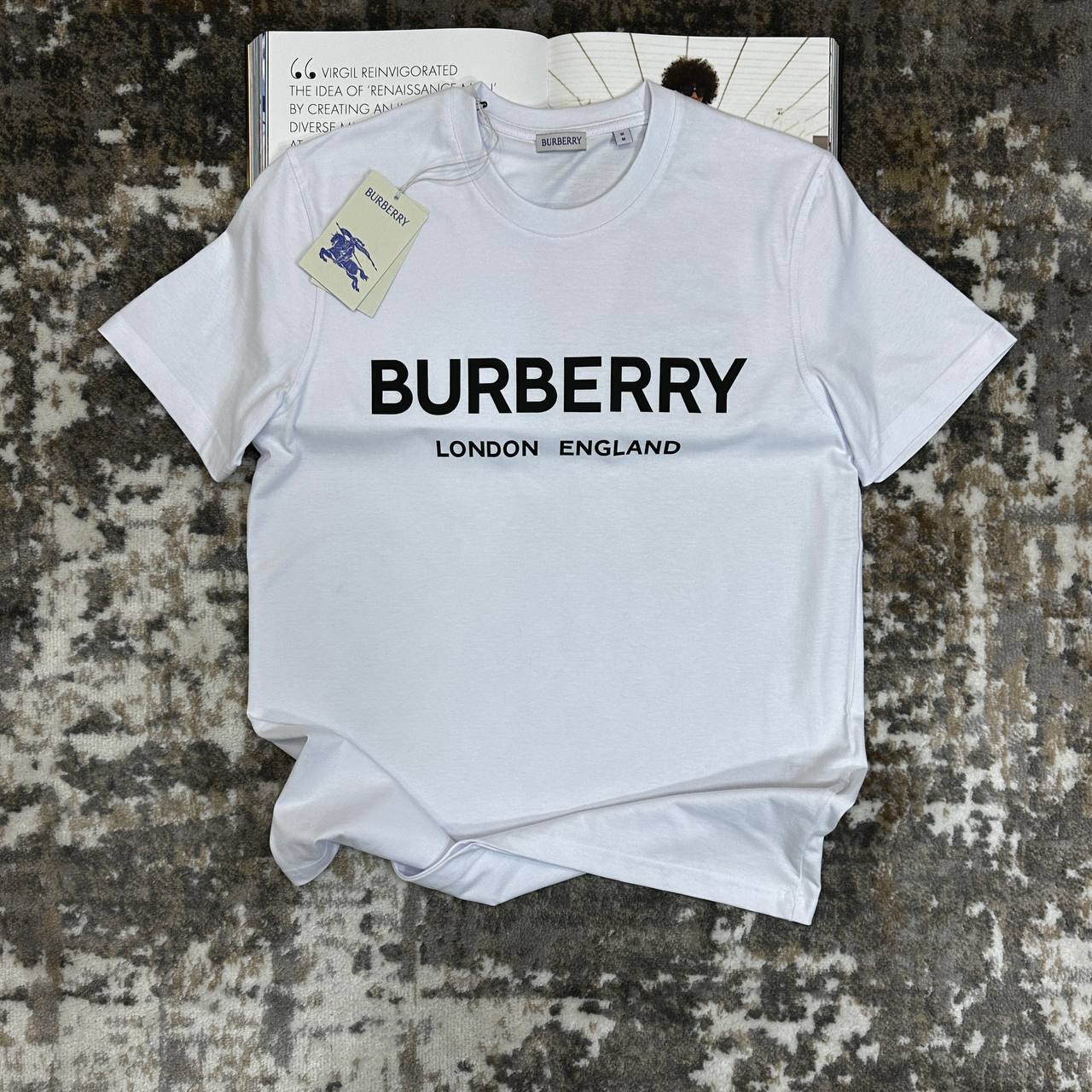 Top quality Burberr T-shirt or  Burberry swim shorts