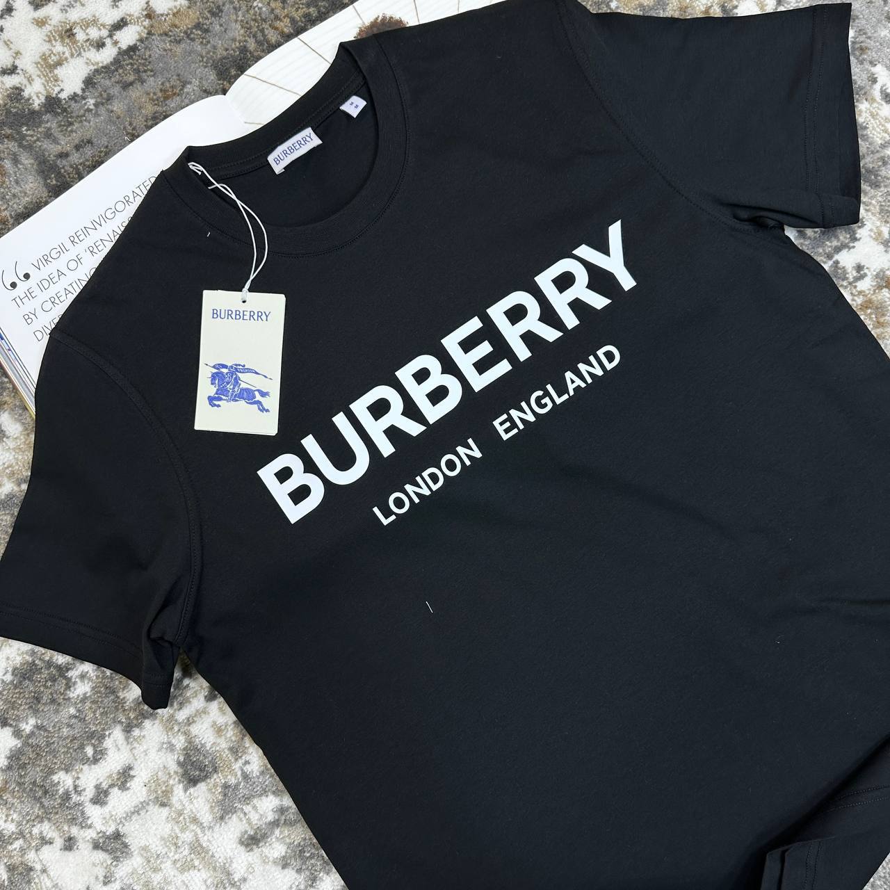 Top quality Burberr T-shirt or  Burberry swim shorts