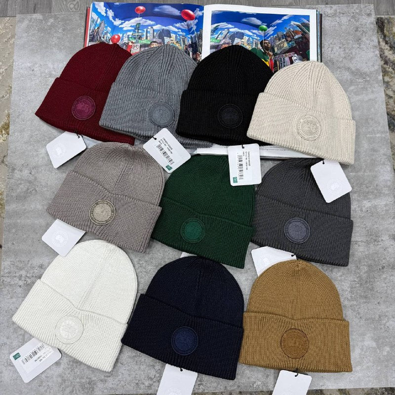 SUPER CLO CANADA GOSE  BEANIE su2410