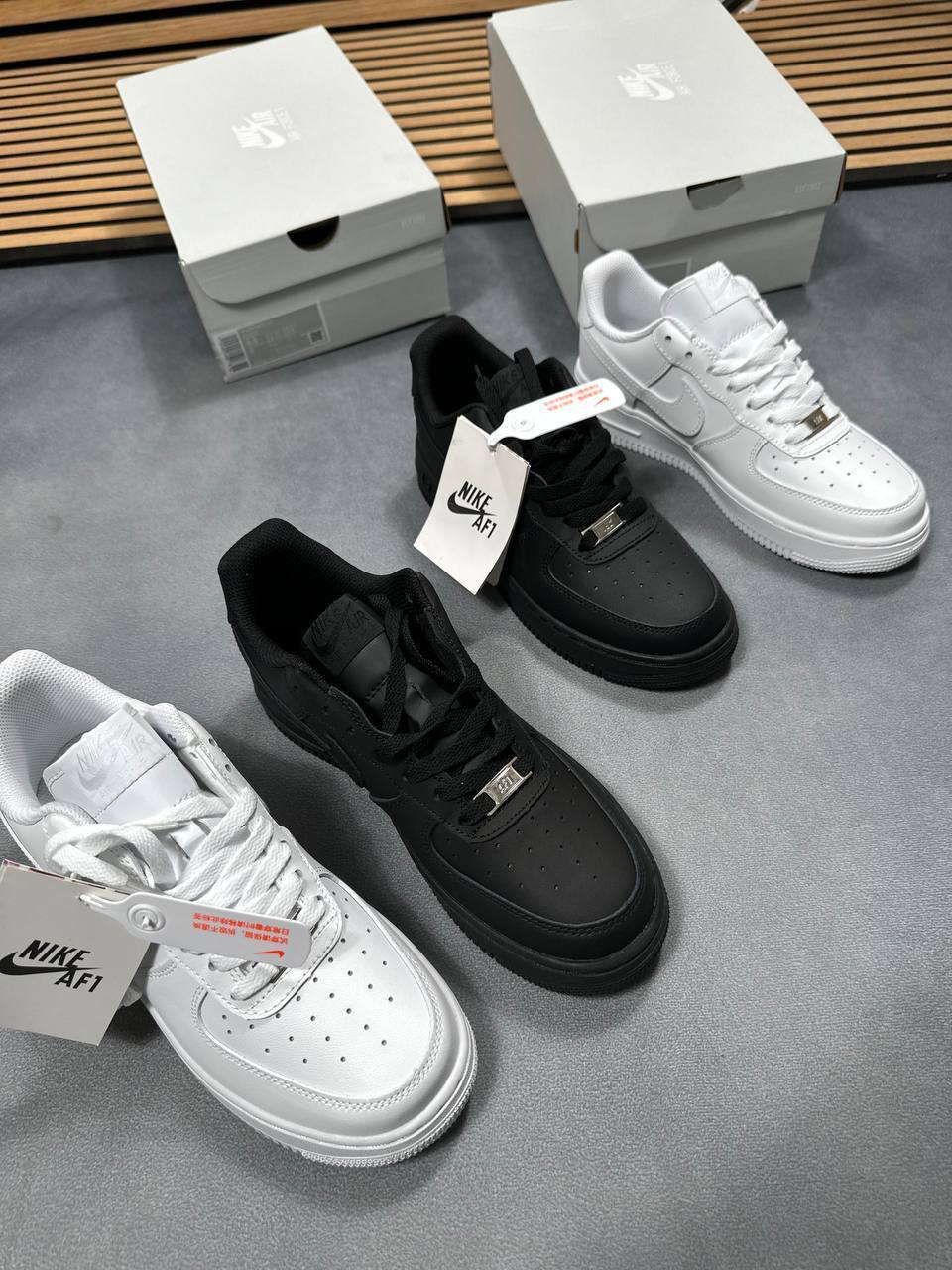 WOMENS AIR FORCE 1 COME WITH BOX ETC am0705