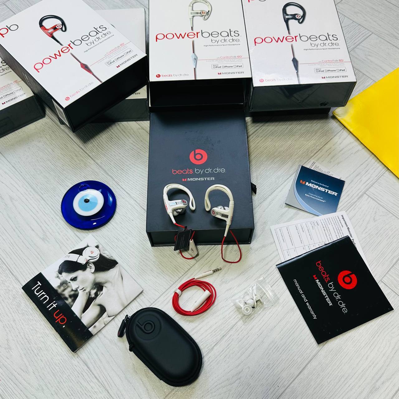 BEATS  HEADPHONE available to0905