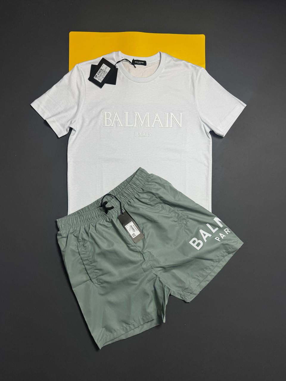 Balmain T-shirts or Swim shorts na2307