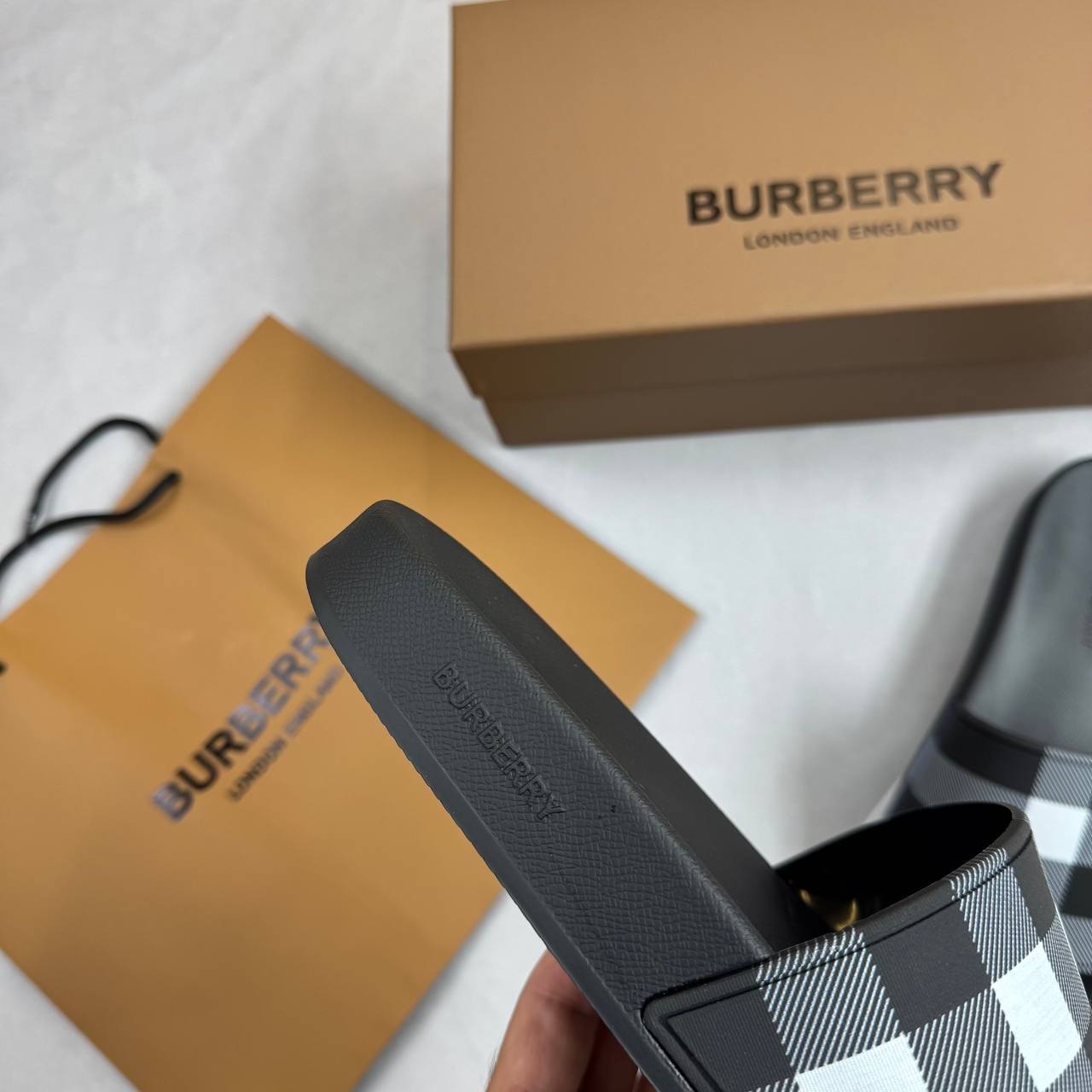 Burberry sliders sa2307