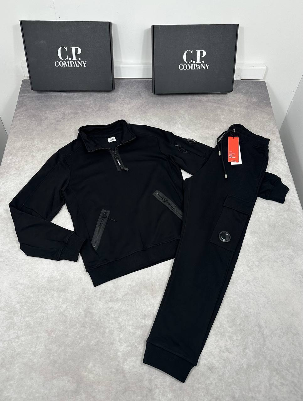 COMANY FULL TRACKSUITS COME WITH BOX ETC am1501