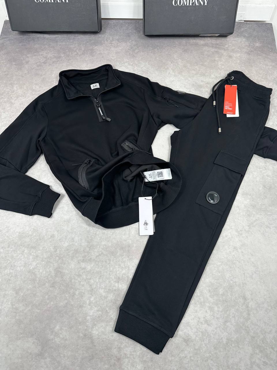 COMANY FULL TRACKSUITS COME WITH BOX ETC am1501