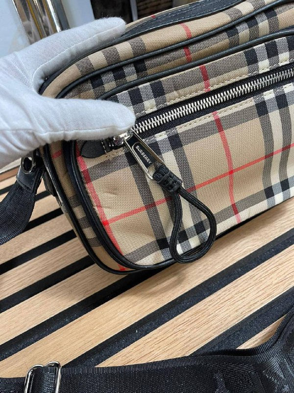 SUPER CLONE BURBERY MENS BAG COME WITH DUST BAG
