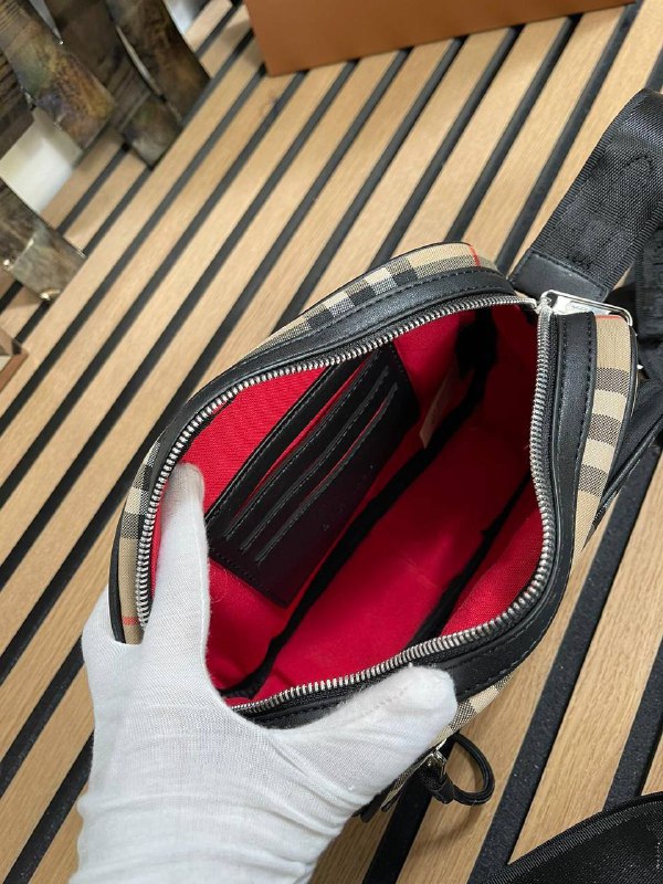 SUPER CLONE BURBERY MENS BAG COME WITH DUST BAG