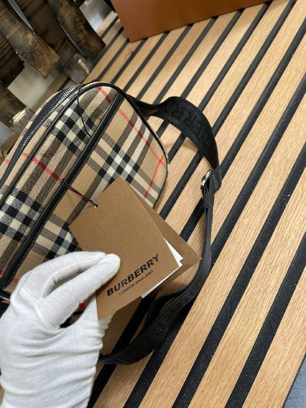 SUPER CLONE BURBERY MENS BAG COME WITH DUST BAG