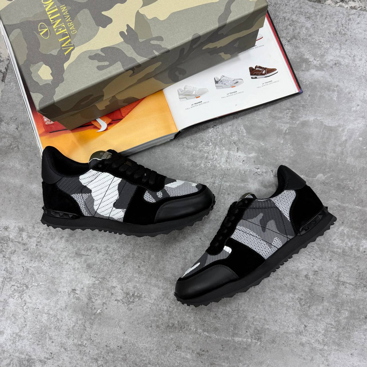 HIGH END VALENTINO JUST ARRIVED jay3108