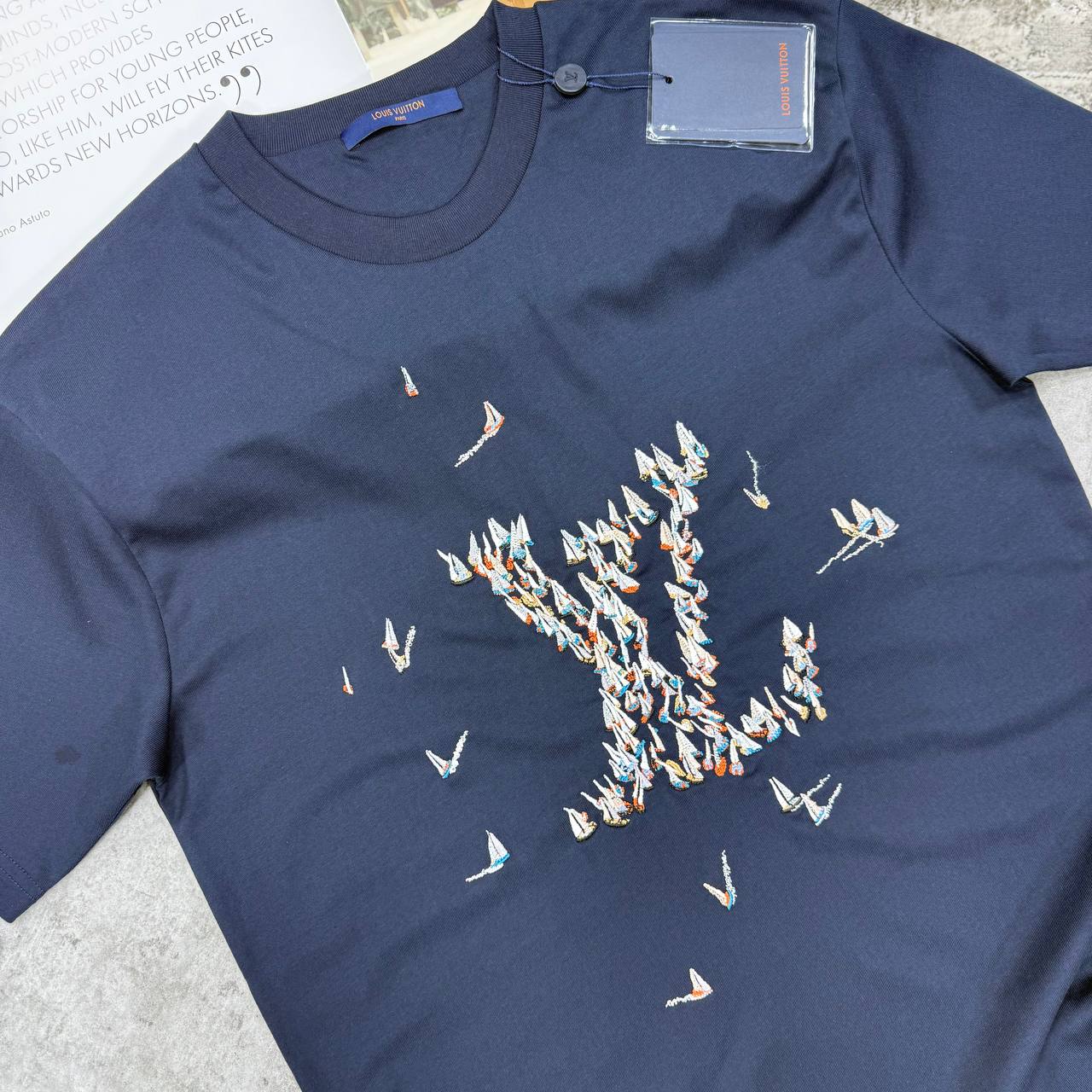 SUPER CLON LV TEE jay3006