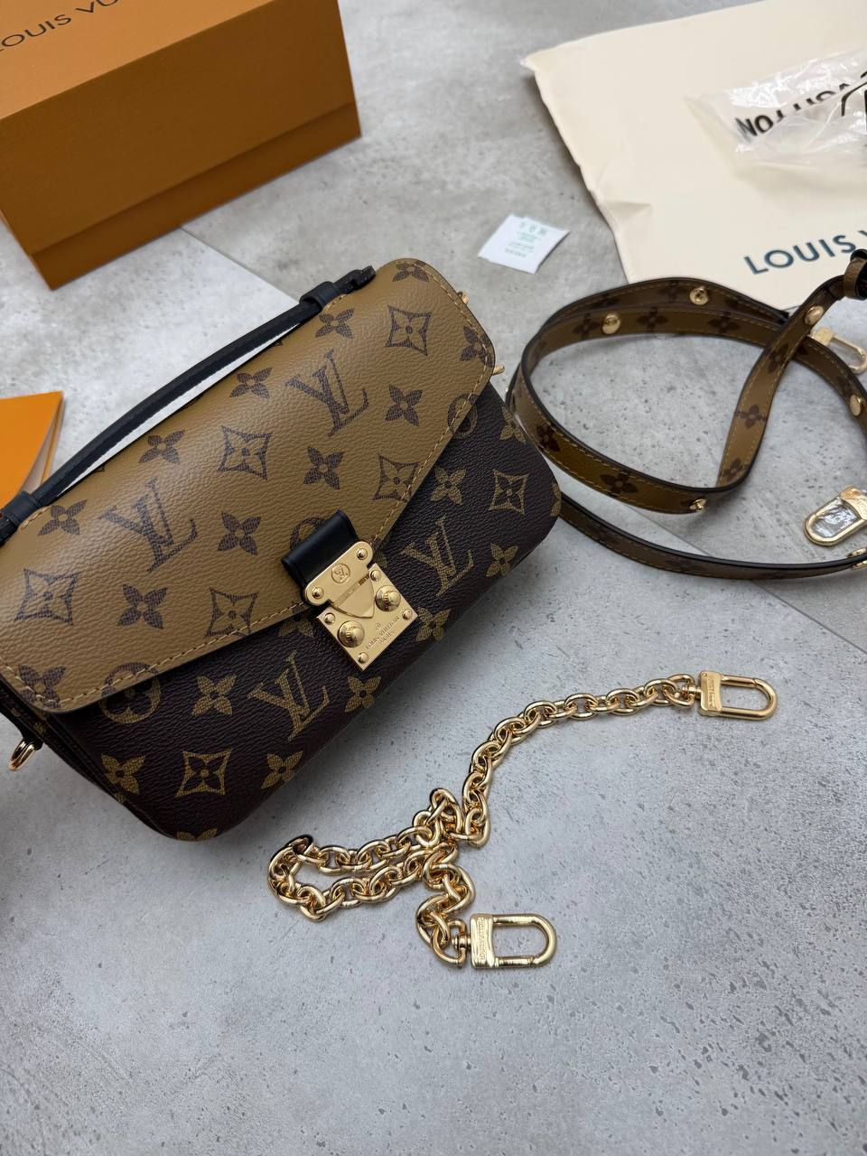 SUPER CLON LV BAG COME WITH BOX ETC am1808