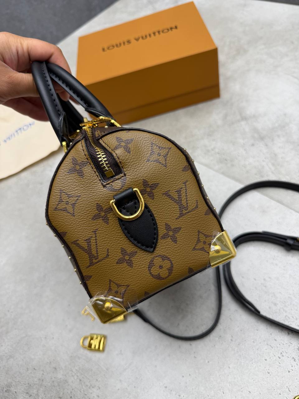 SUPER CLON LV BAG COME WITH BOX ETC am1808
