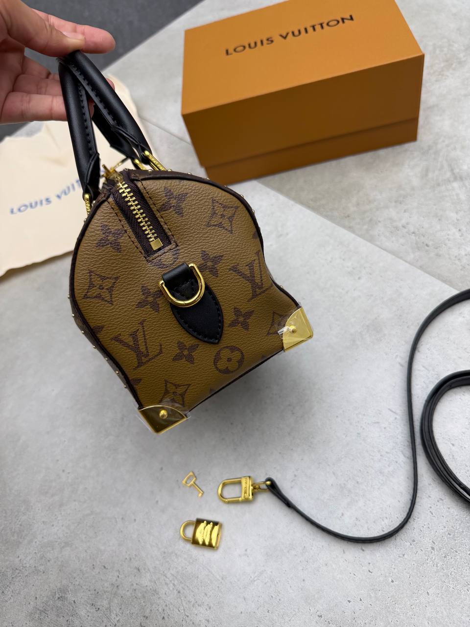 SUPER CLON LV BAG COME WITH BOX ETC am1808