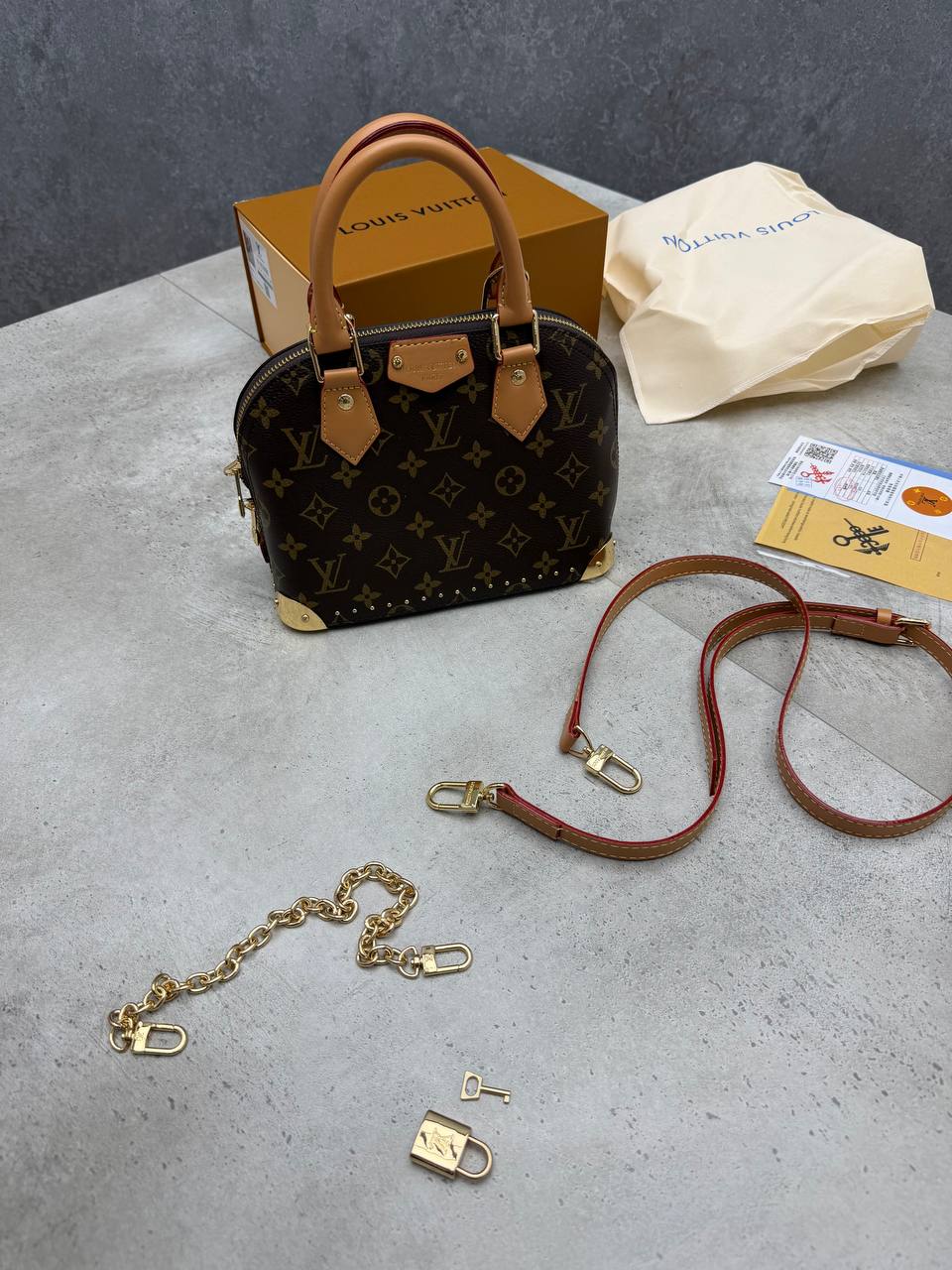 SUPER CLON LV BAG COME WITH BOX ETC am180