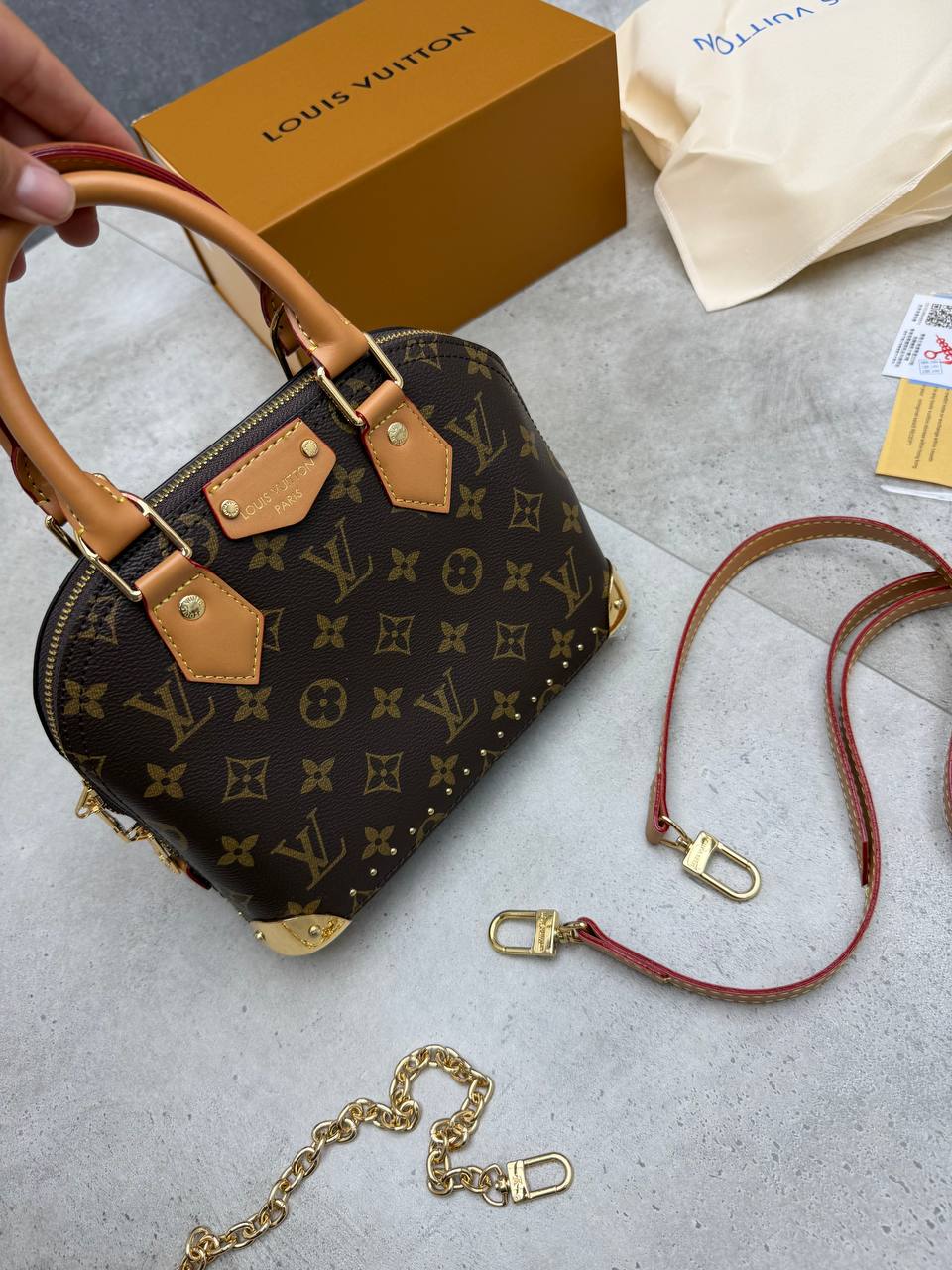 SUPER CLON LV BAG COME WITH BOX ETC am180