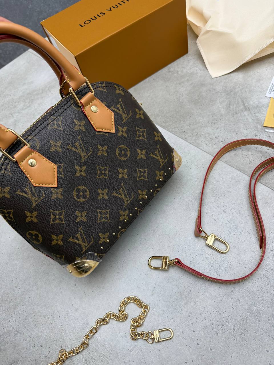 SUPER CLON LV BAG COME WITH BOX ETC am180