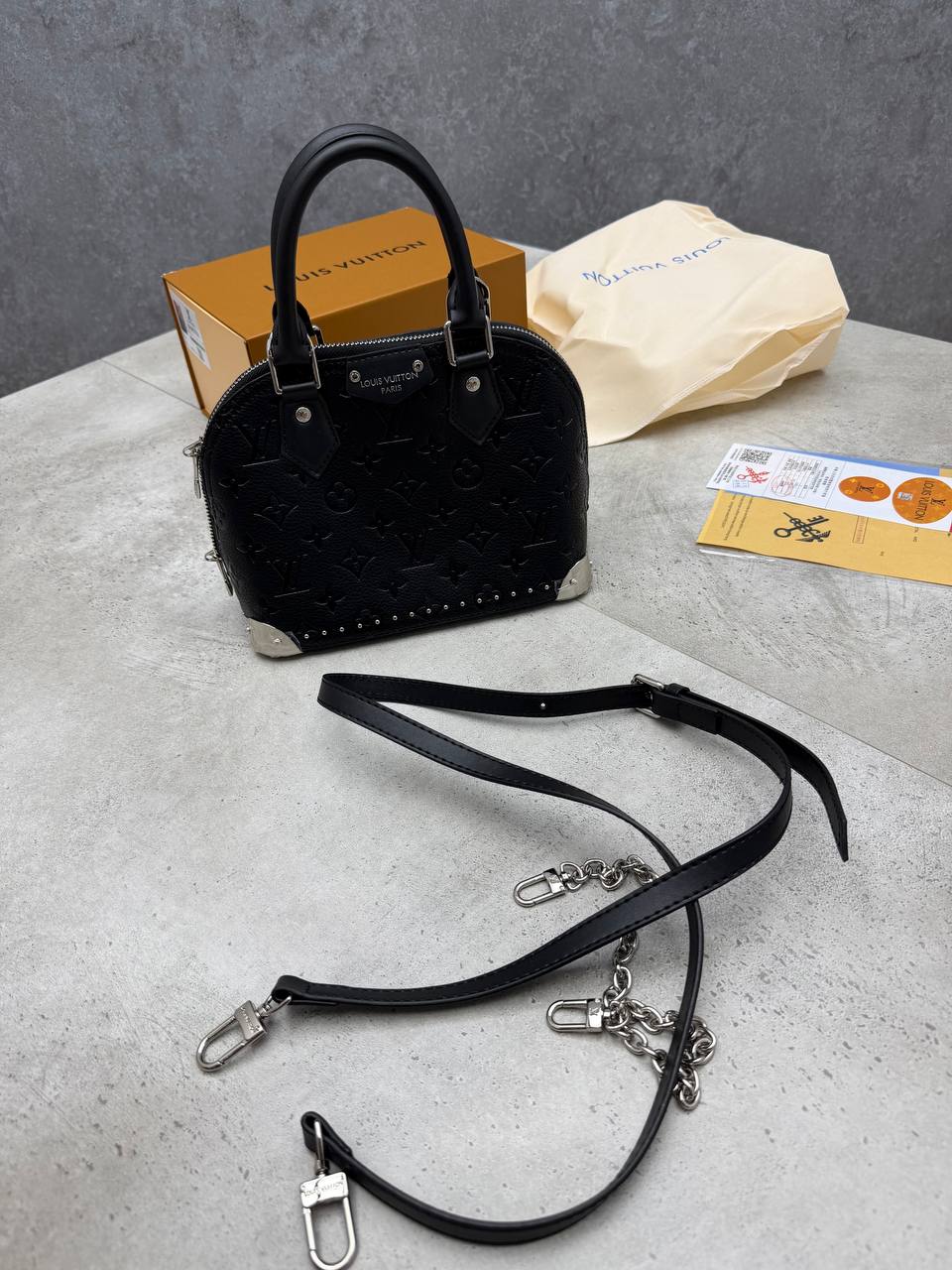 SUPER CLONE LV BAG COME WITH BOX ETC am1808
