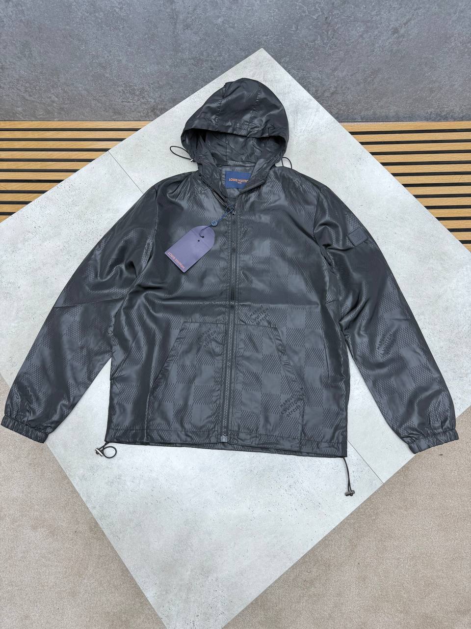 MENS LV WINDBREAKER am1908