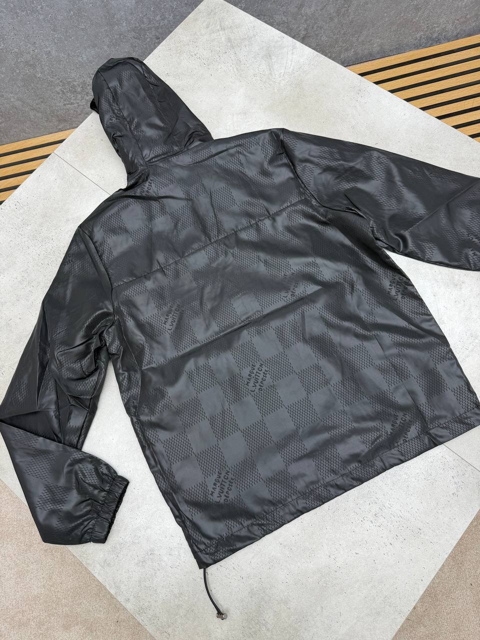 MENS LV WINDBREAKER am1908