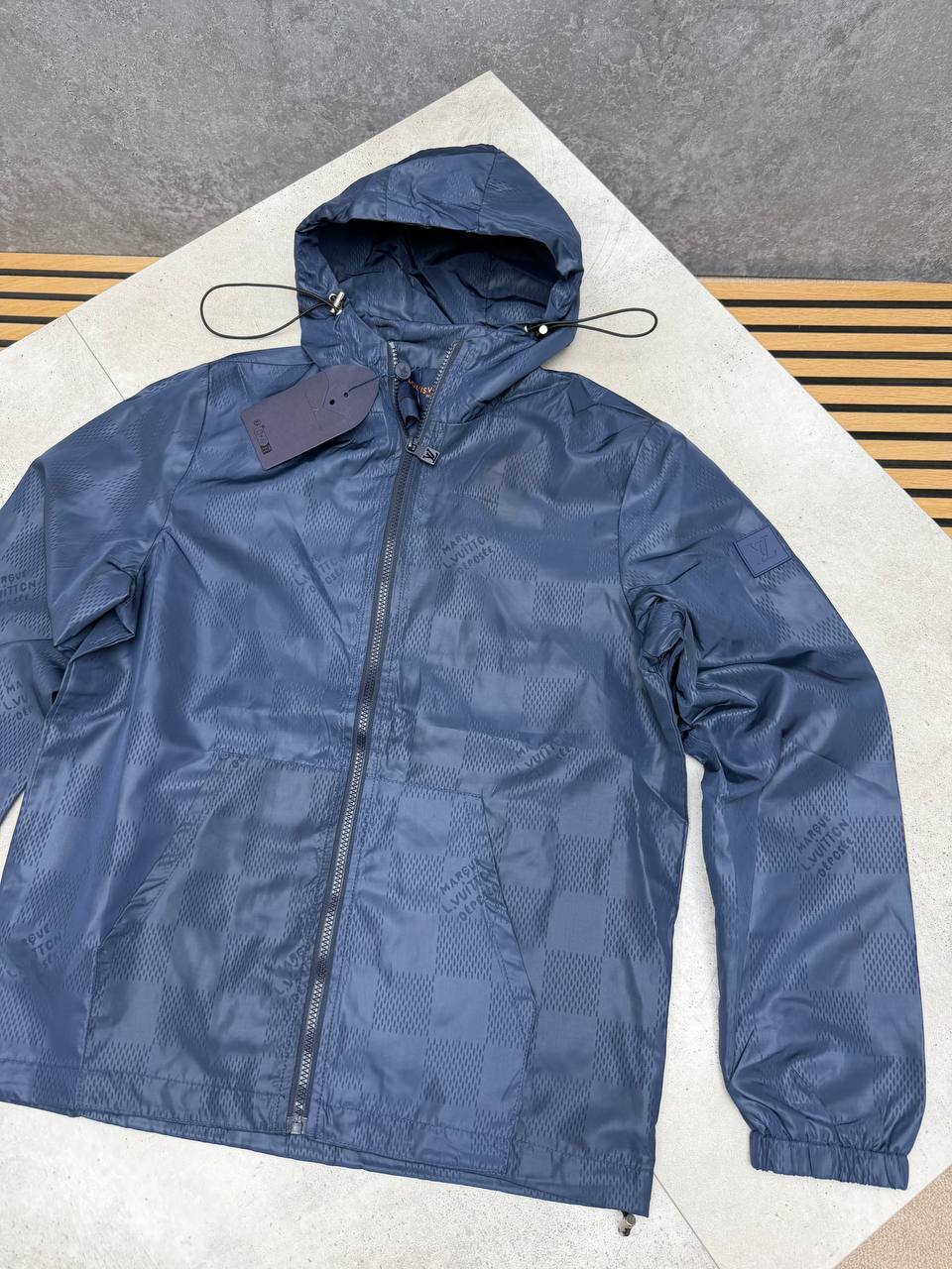 MENS LV WINDBREAKER am1908
