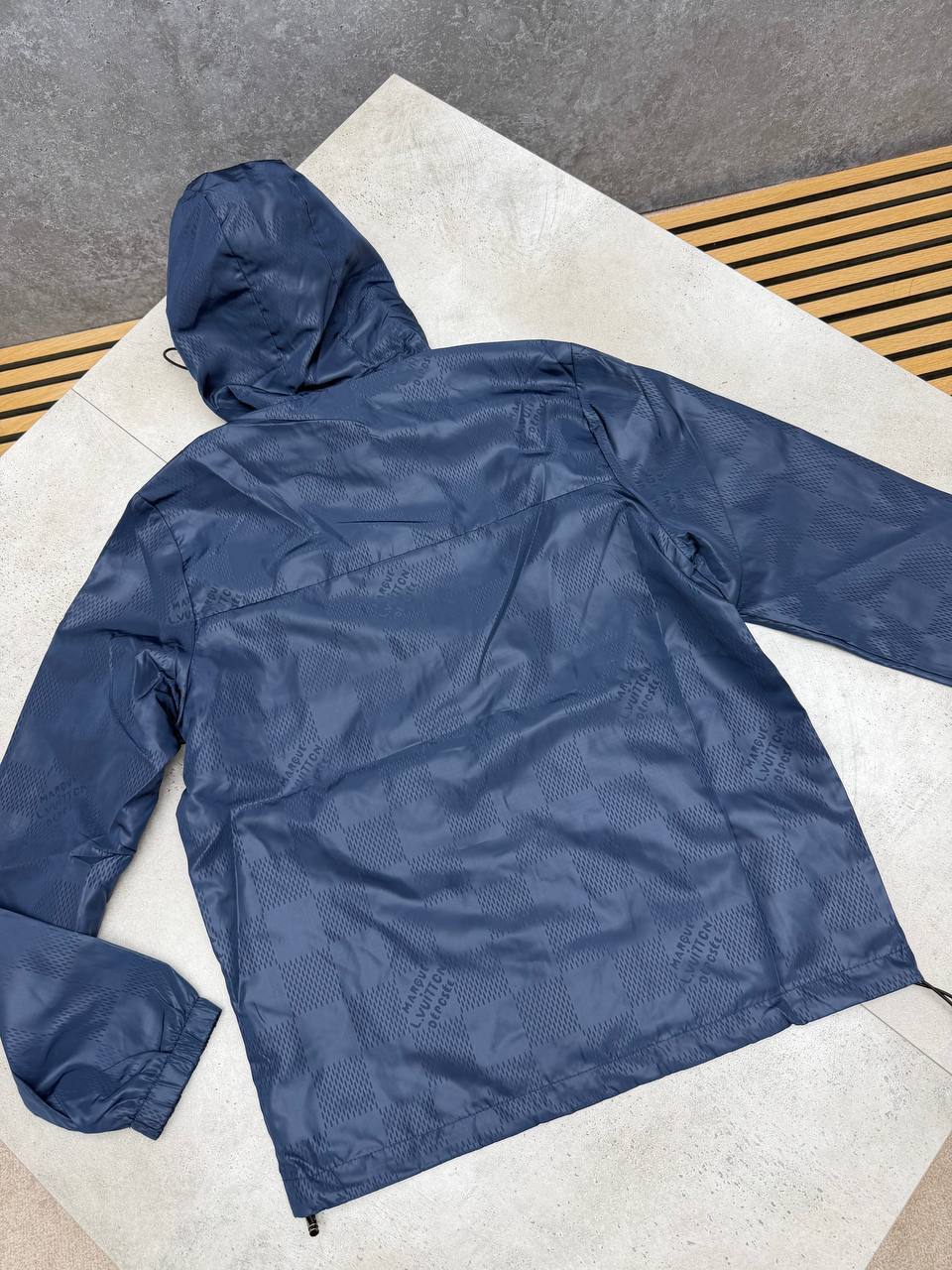 MENS LV WINDBREAKER am1908