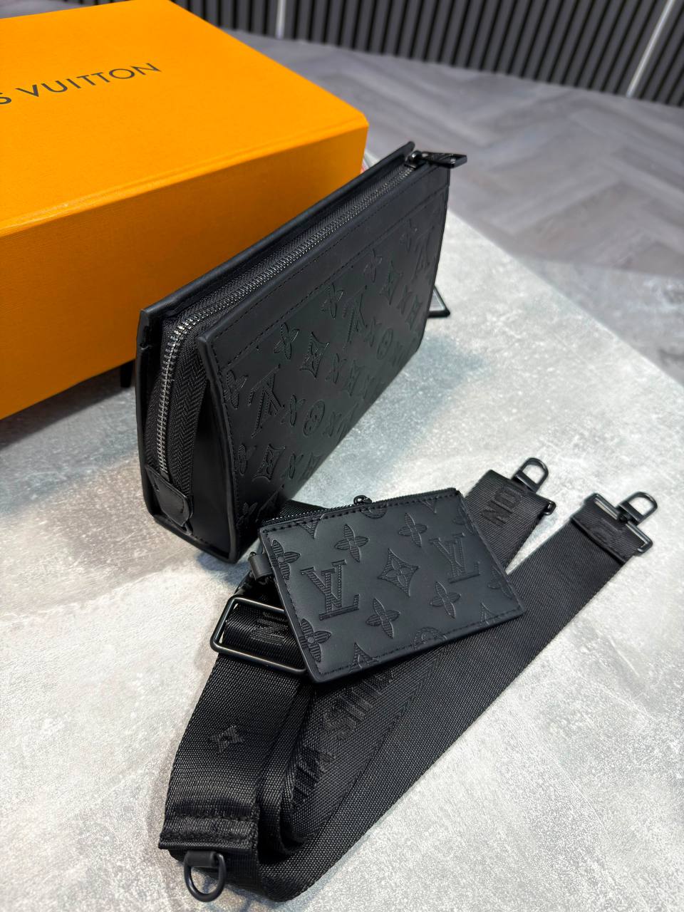 Super Clon Lv Mens Bag  Boxed and Packaged aj2408