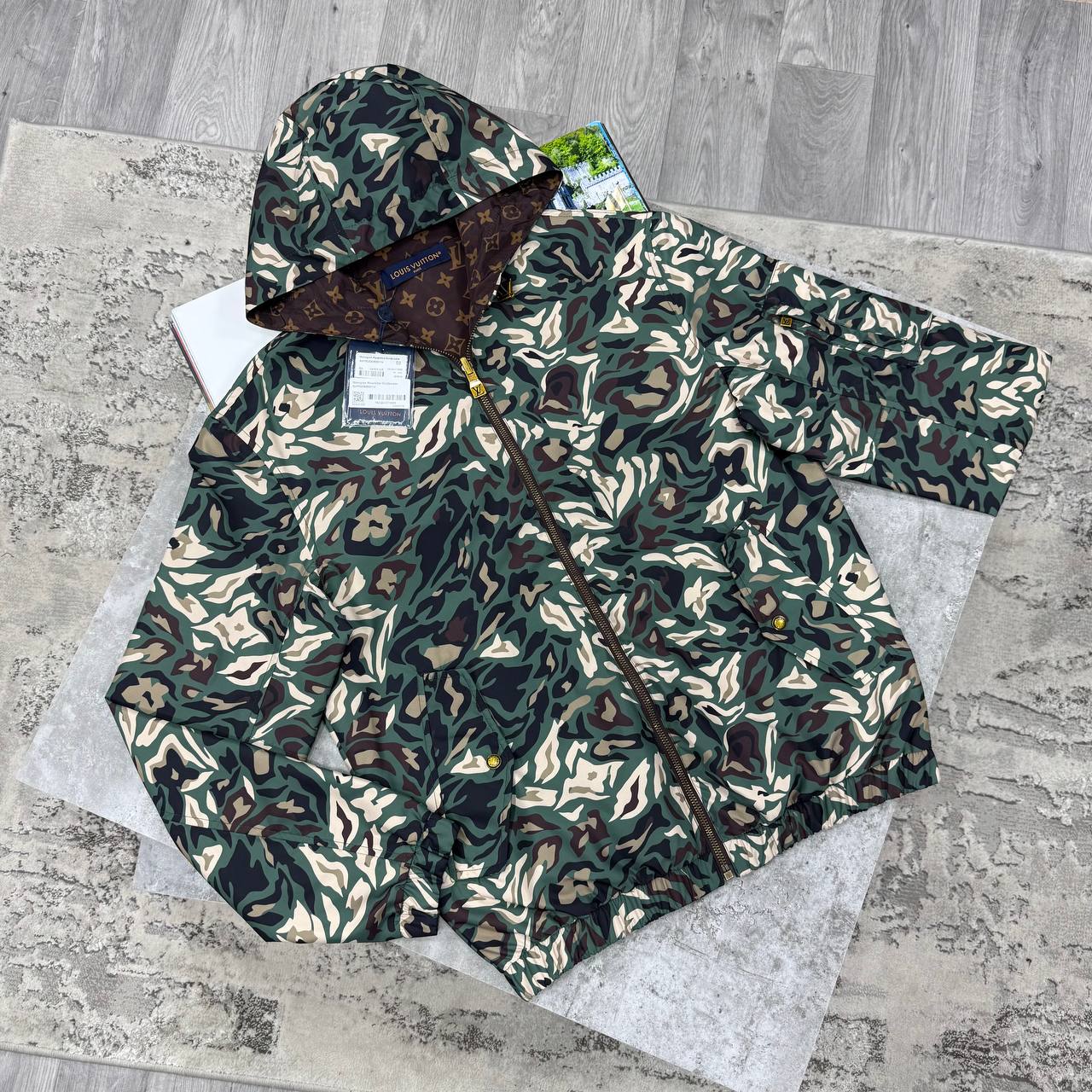 SUPER CLON LV MONOGRAM REVERSIBLE WINDBREAKER jay3006