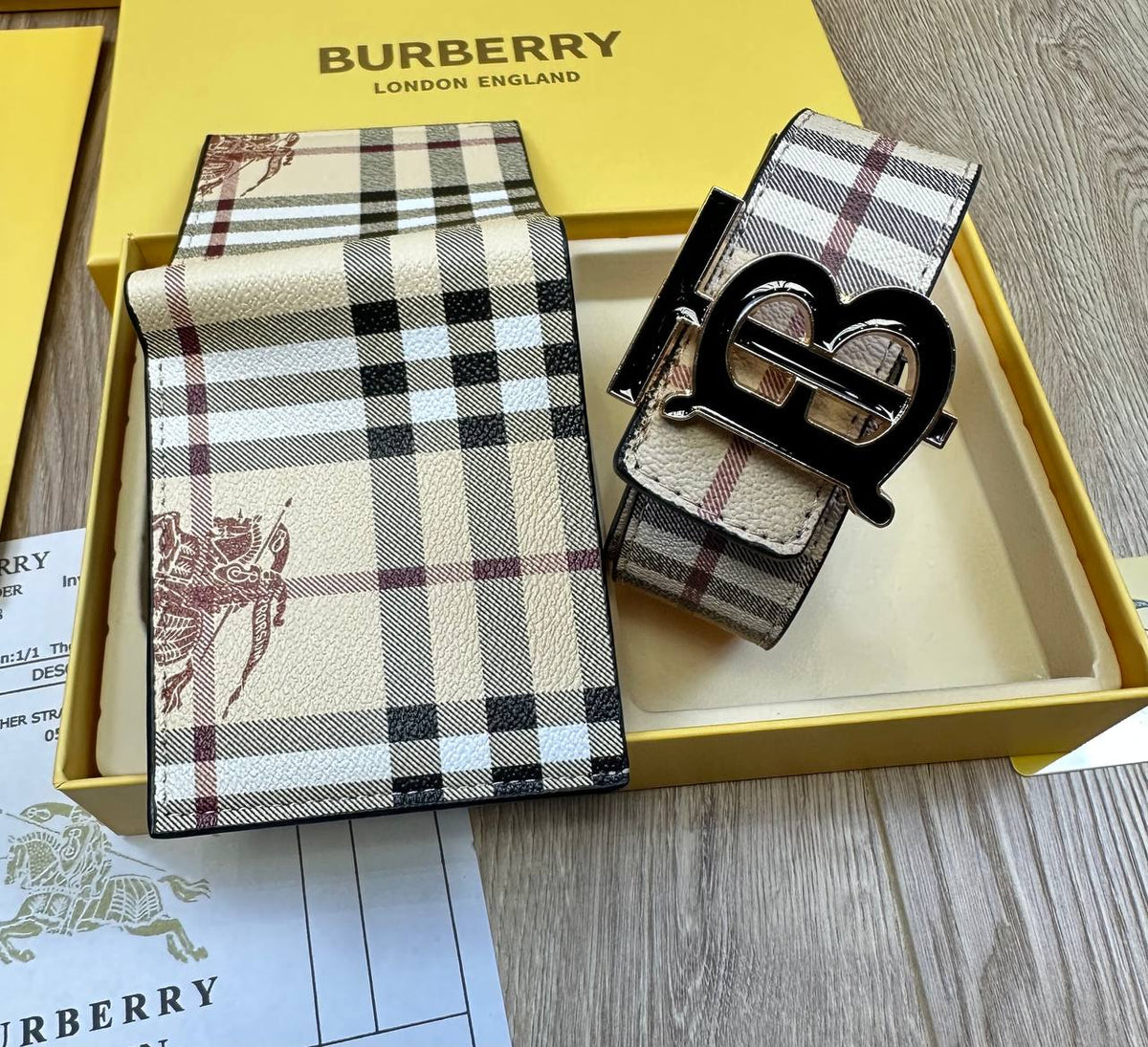 BURBERR BELT AND WALLET SET COMES WITH BOX & PAPERWORK to2708