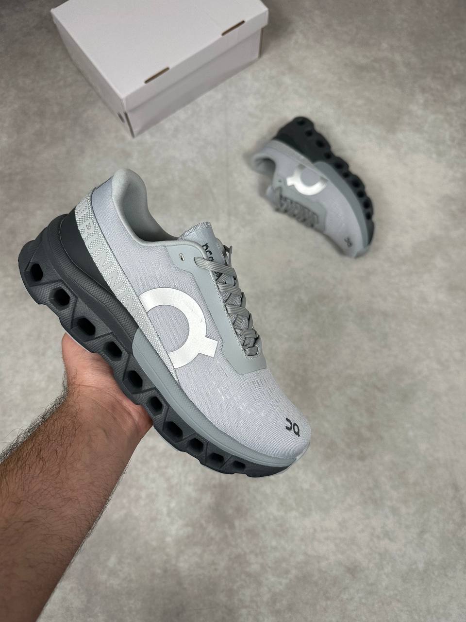 MENS ON CLOUD TRAINERS am0911