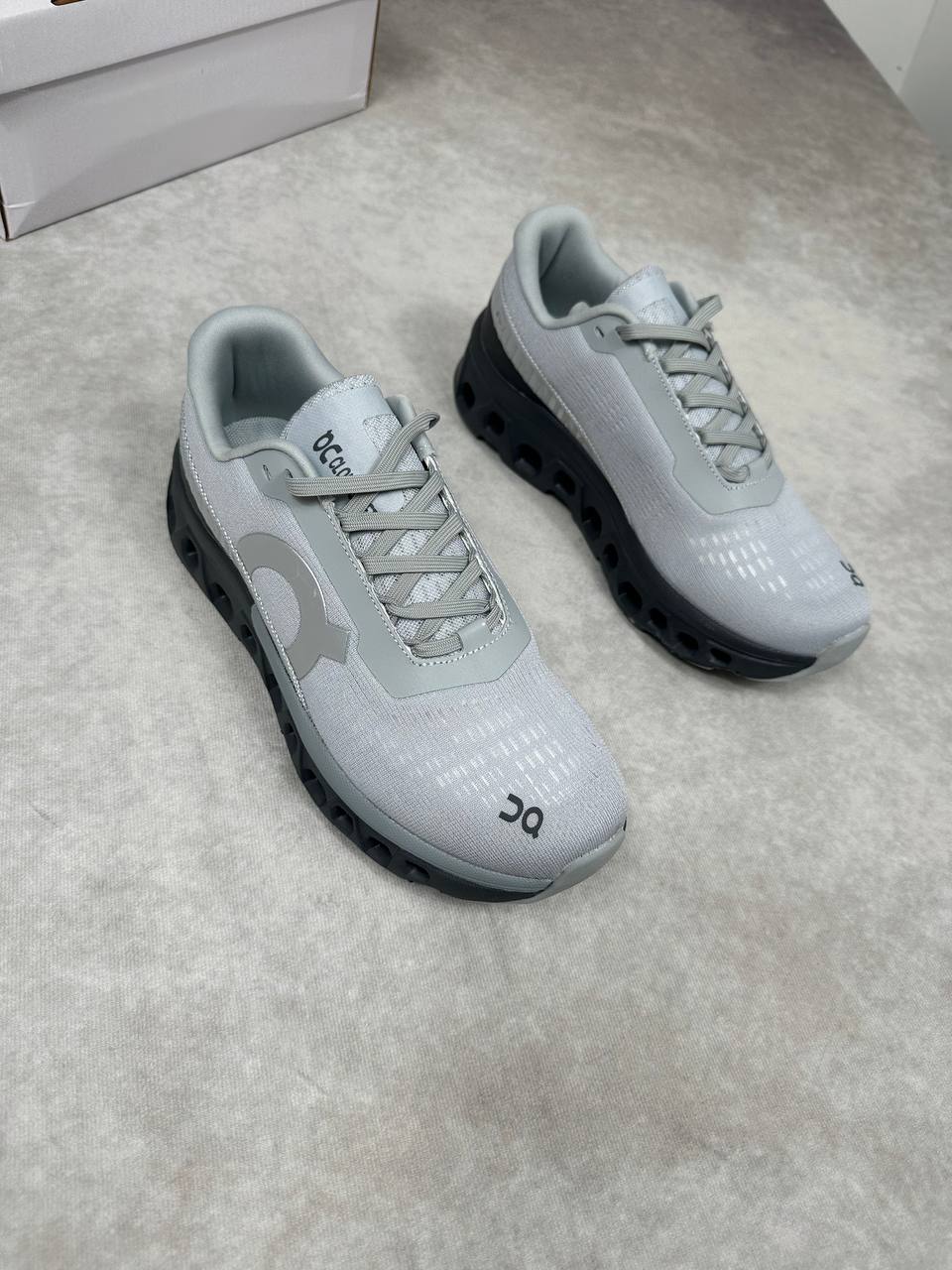 MENS ON CLOUD TRAINERS am0911