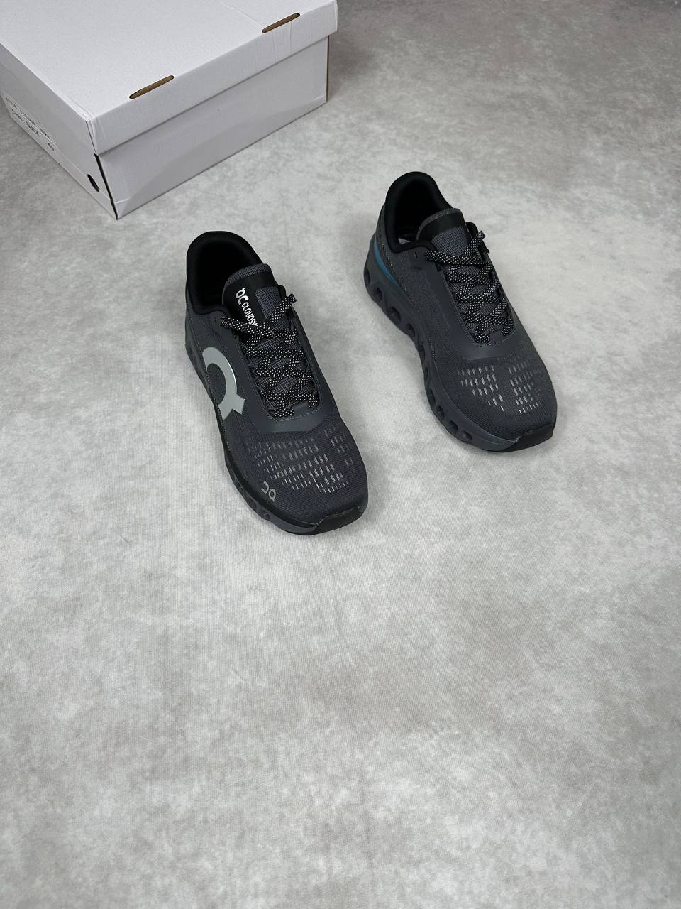 MENS ON CLOUD TRAINERS am0911