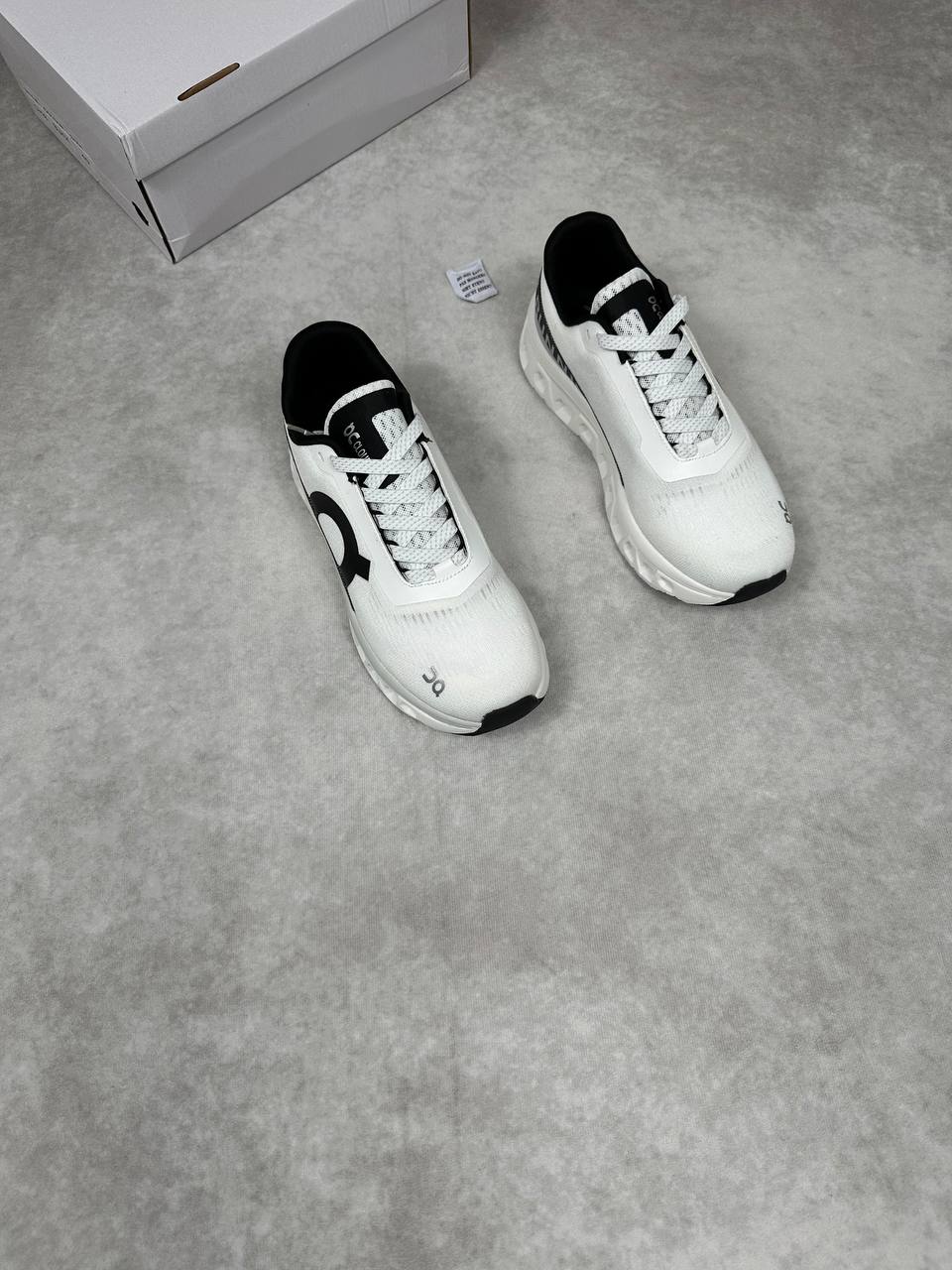 MENS ON CLOUD TRAINERS am0911