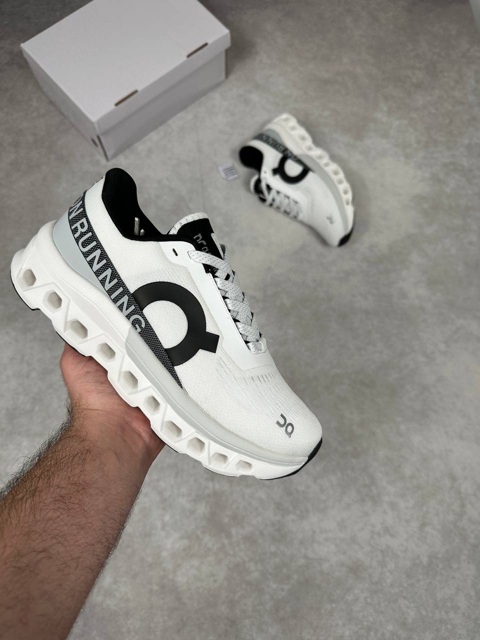 MENS ON CLOUD TRAINERS am0911