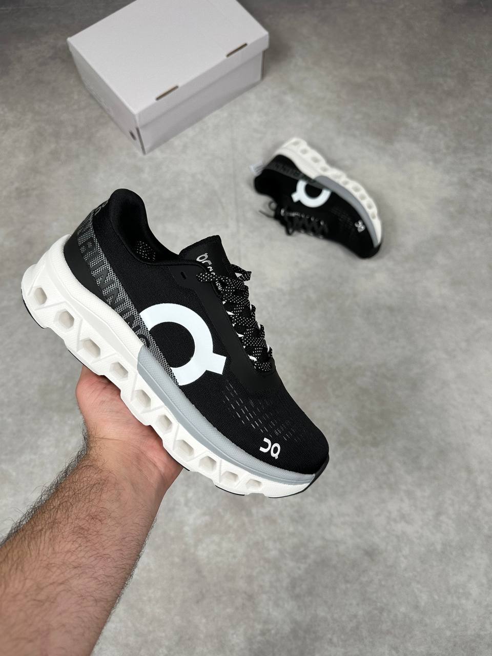 MENS ON CLOUD TRAINERS am0911